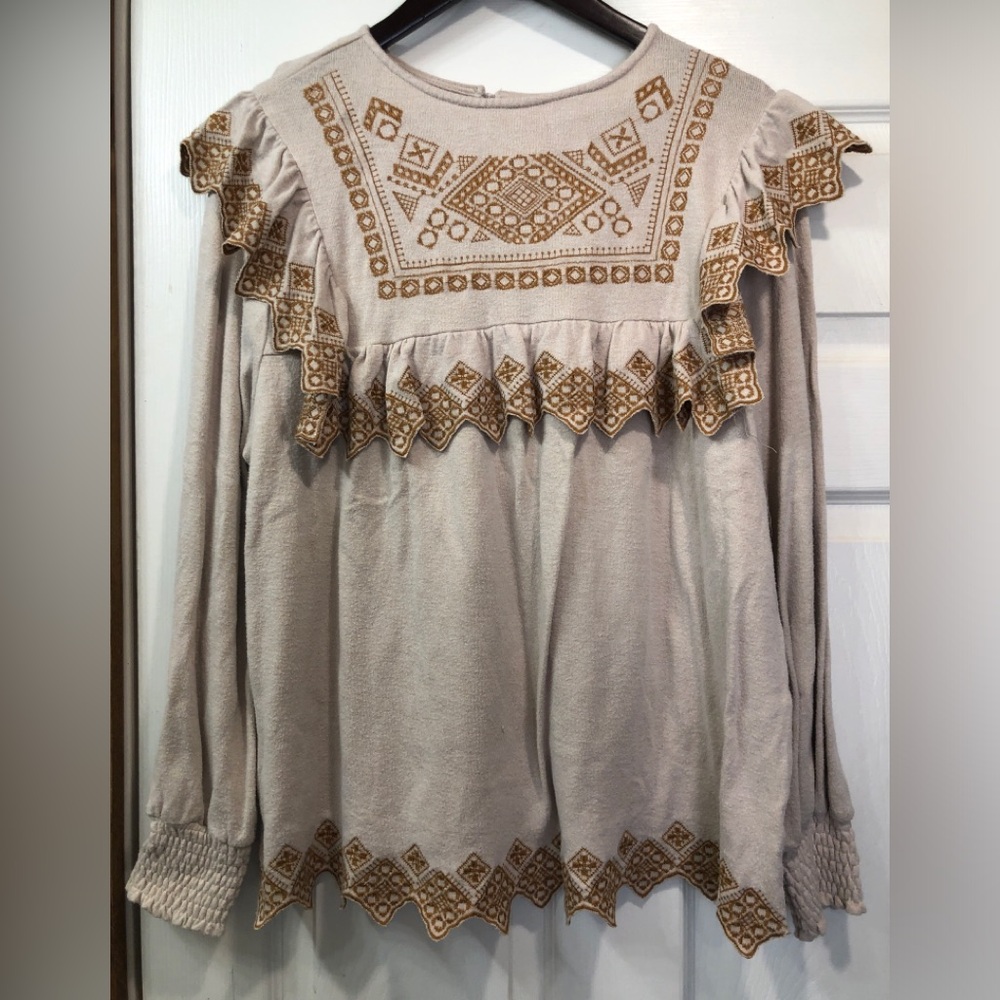 143 Story Embroidered Top Large‎ Keyhole Back Long Sleeve (A26)